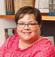 portrait of Stacey Knibloe a trainer of Gale databases